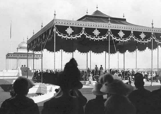 Lilah's photograph of The Royal couple preparing to receive homage from the Ruling Princes (the much larger Royal shamiana where they will soon move is 100 feet behind)