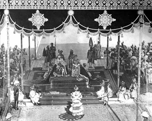 The King-Emperor receiving homage from the Ruling Prince of Burma